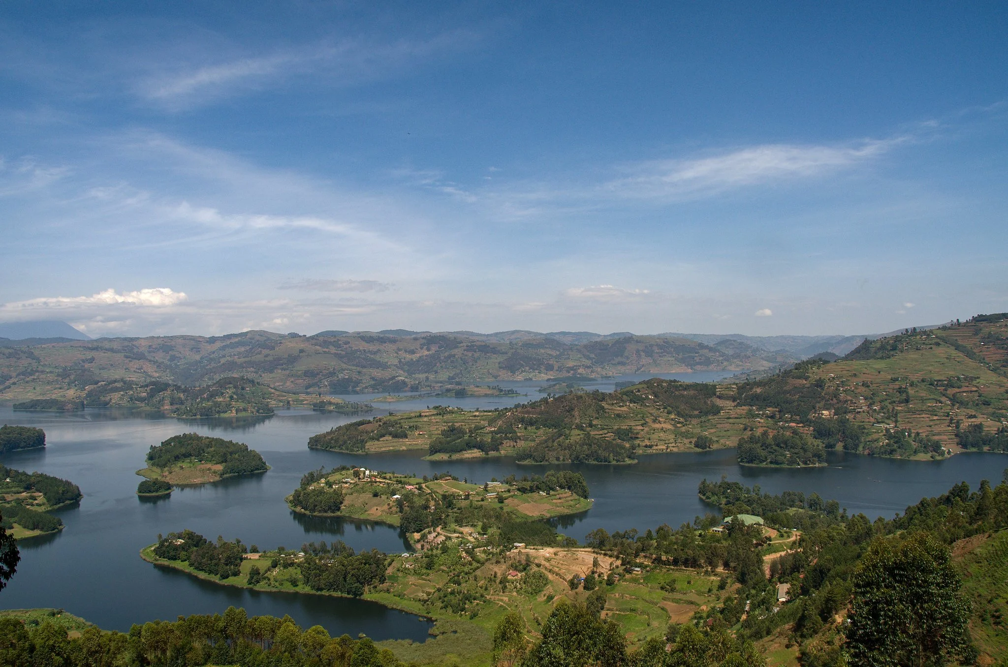 Lake-Bunyonyi-Uganda.jpg (1)